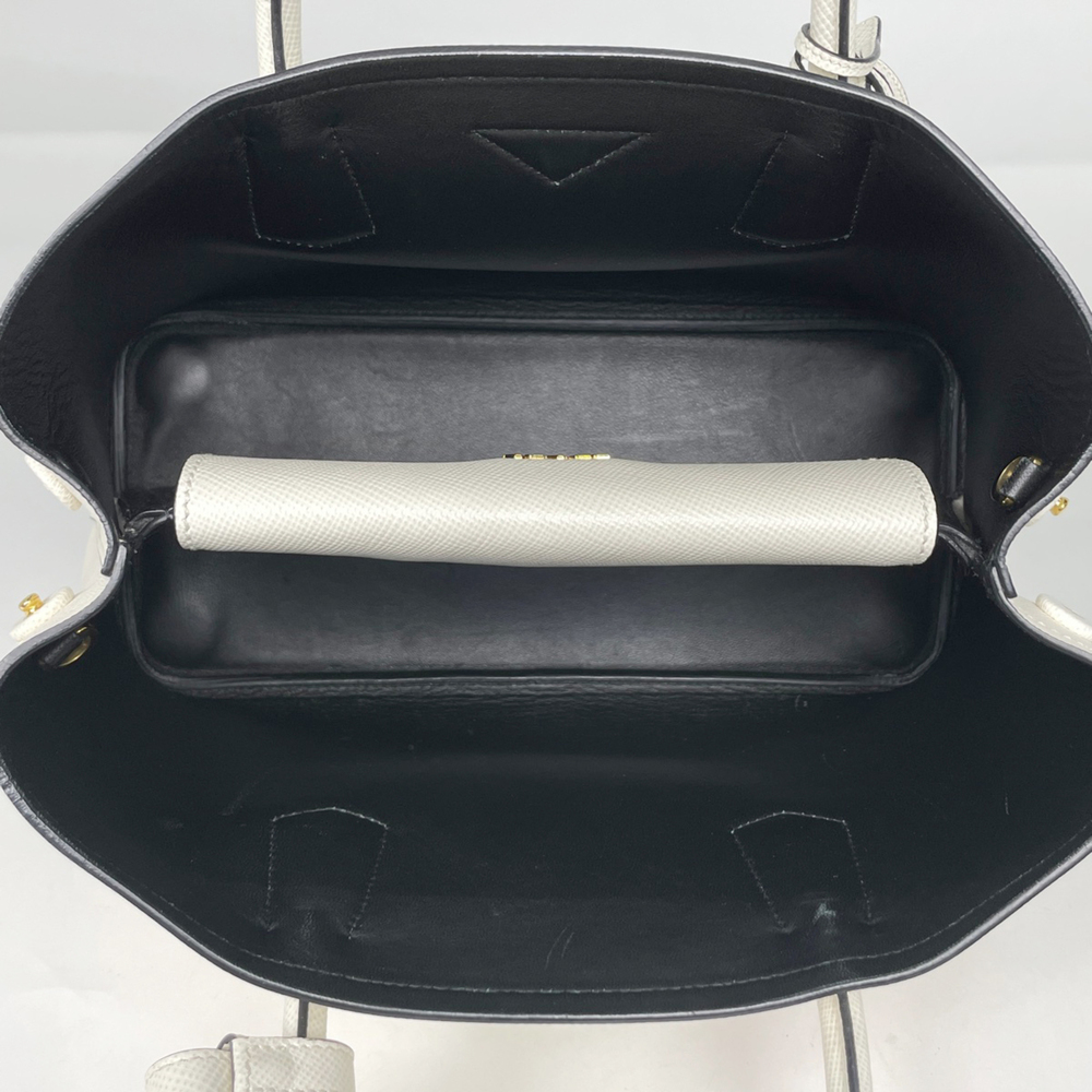 PRADA Bag - Picture 9 of 9